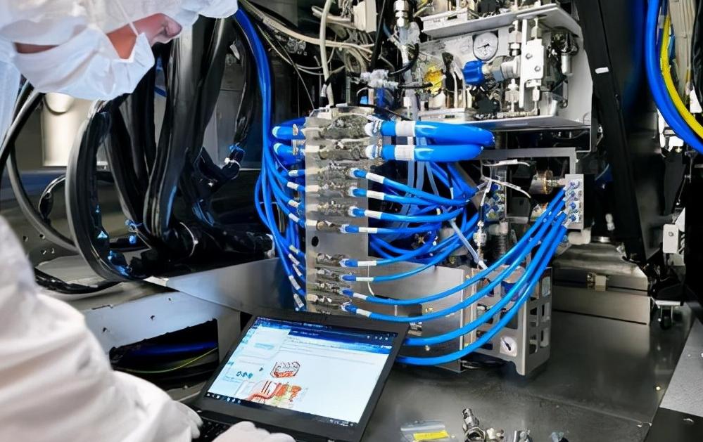 大陆asml谈光刻机,asml对中国光刻机的态度变化