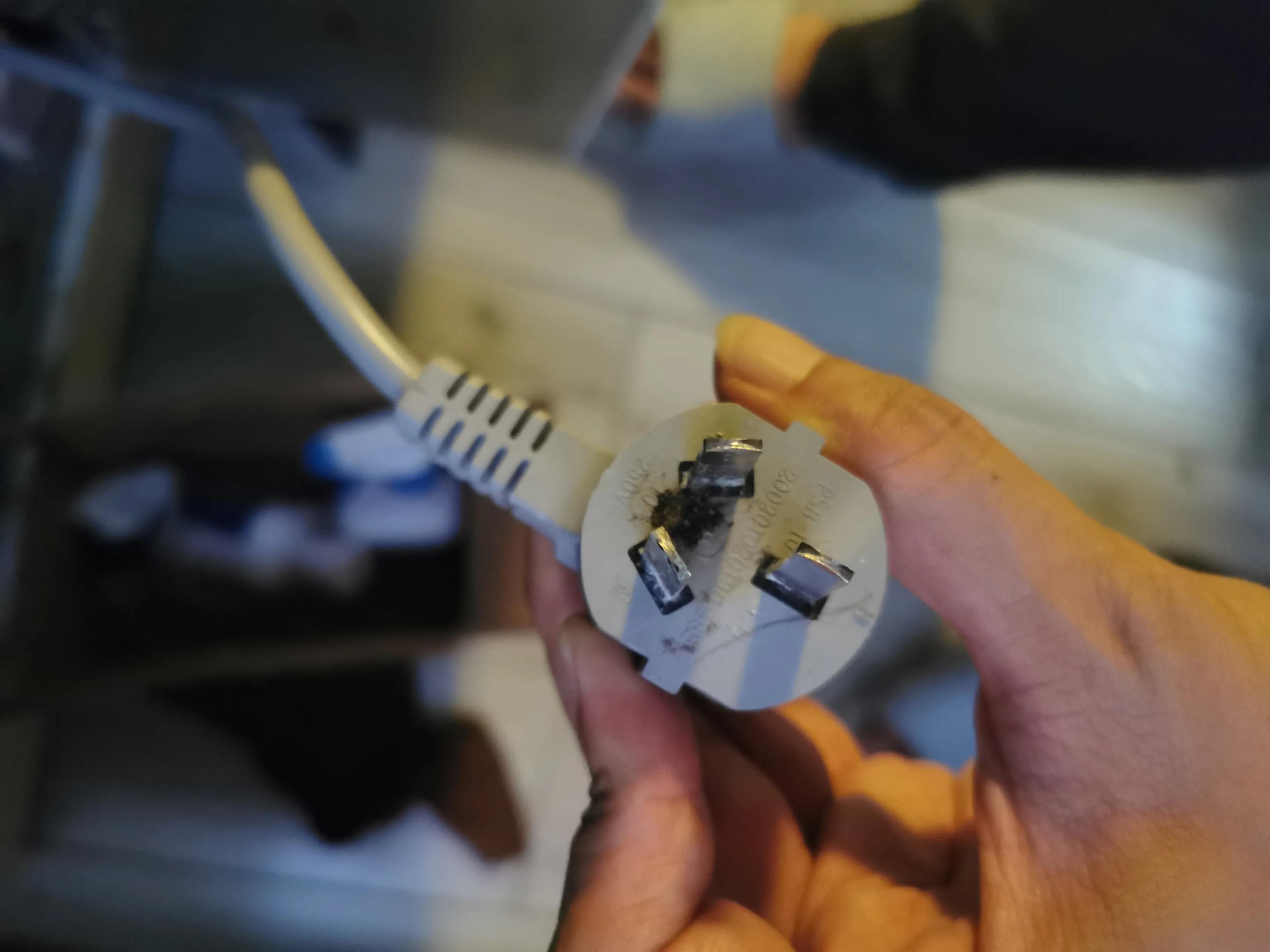 家用电路开关跳闸怎么解决,家里电路跳闸怎么办