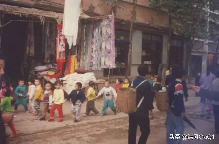 外网热议中国清朗行动,外网点评中国网络热点