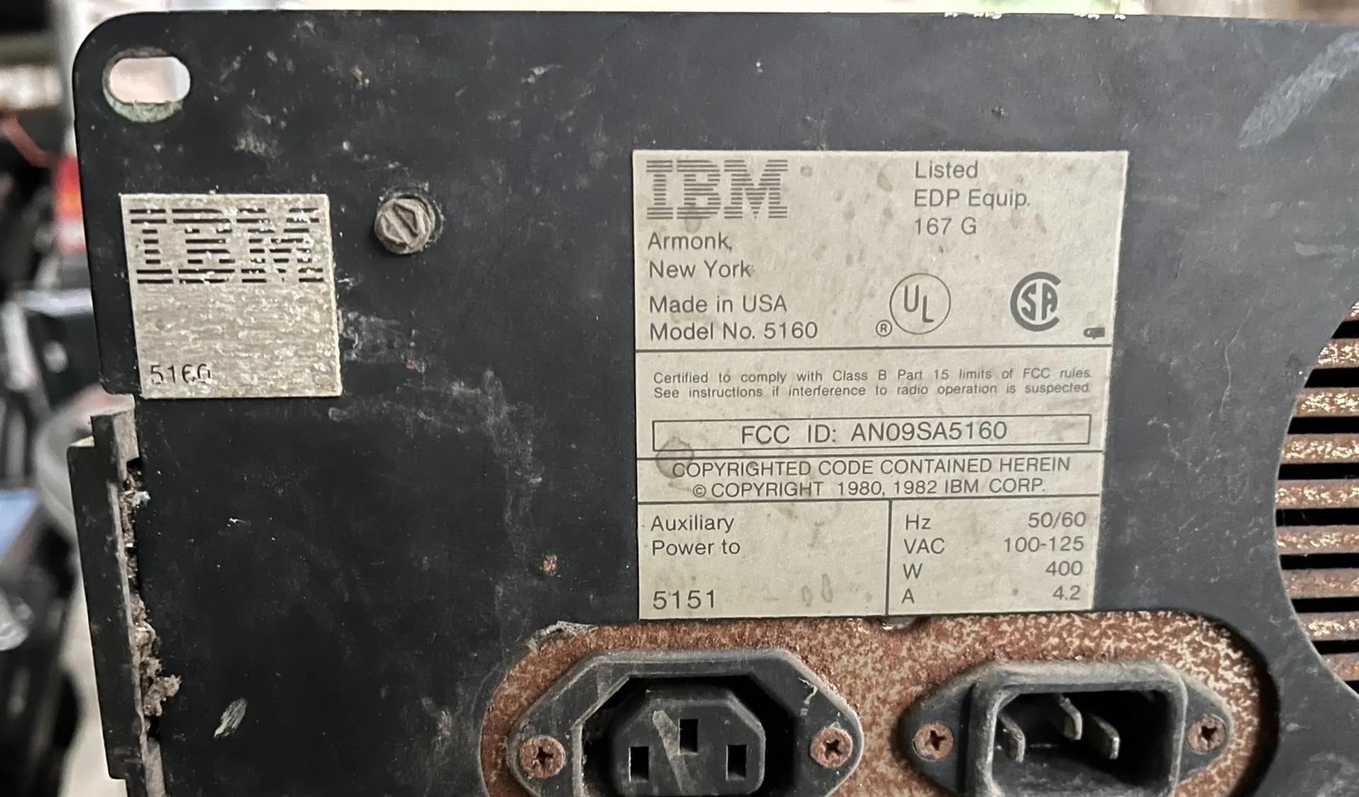 20块钱在富人家里收了一台1982年的电脑当年只有有钱人能用得起