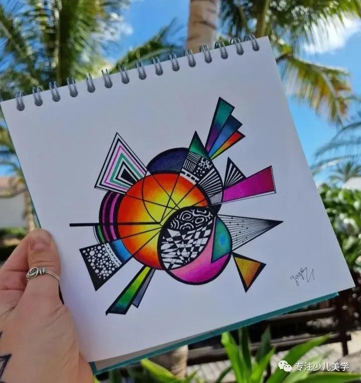 40张美术老师心心念念想画的线描作品，几何与线条的碰撞！