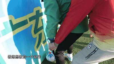 讽刺:男足睁眼踢瞎球,盲足却看到了国足的未来