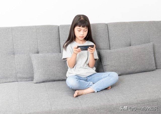 手机电量低于多少辐射大,手机辐射和电量的关系