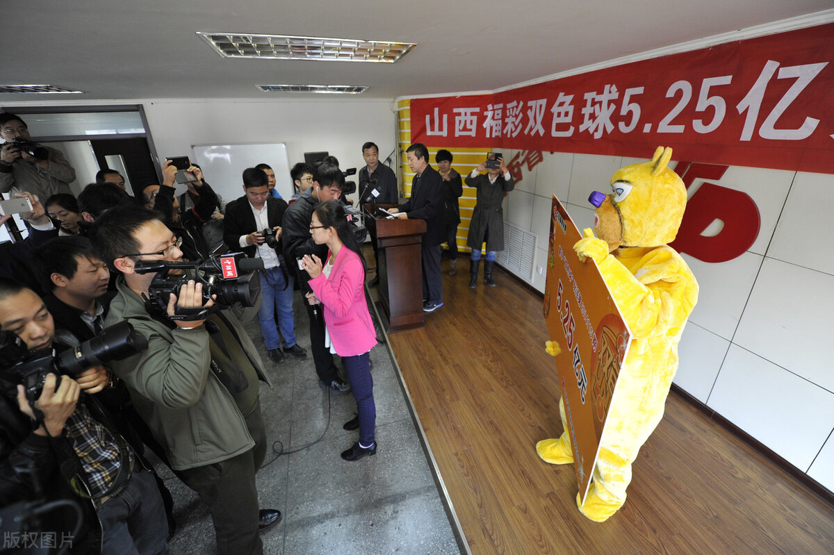 新郎摄婚纱照被雷击身亡,新郎拍婚纱照遭雷击去世