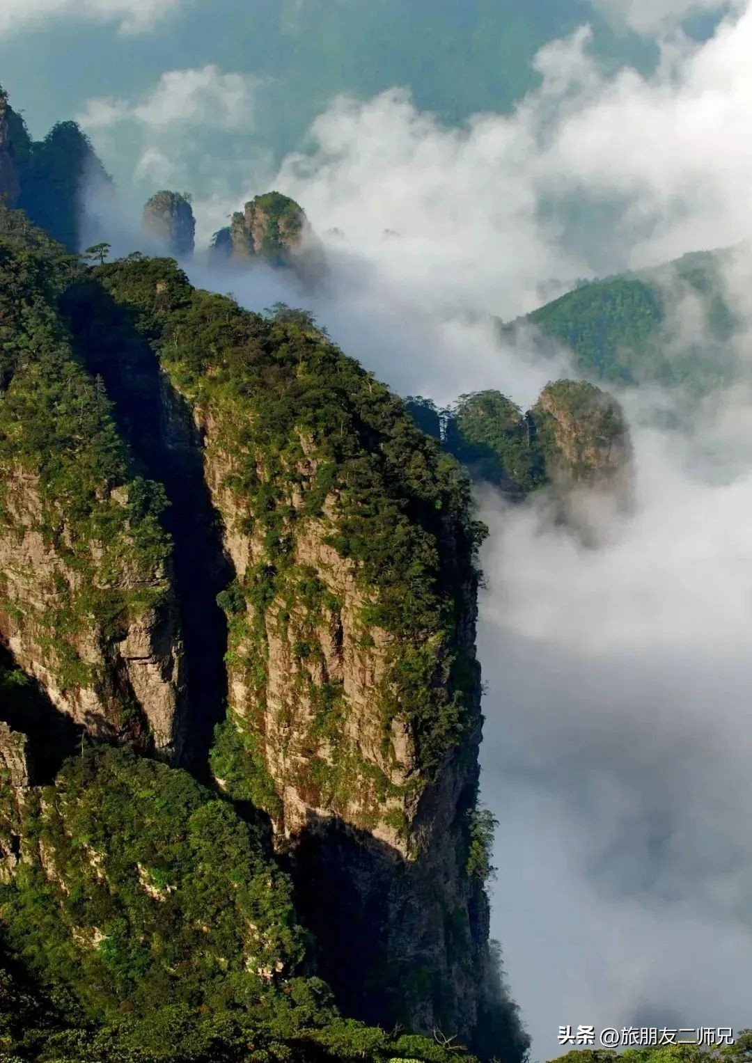 金秀圣堂湖在圣堂山吗,广州南浦出发一日游
