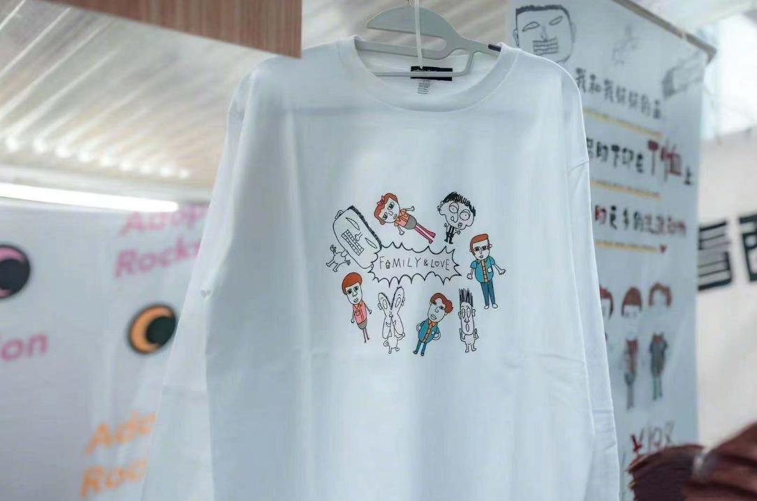 路边摊便宜的衣服哪来的,路边摊10元衣服从哪里来