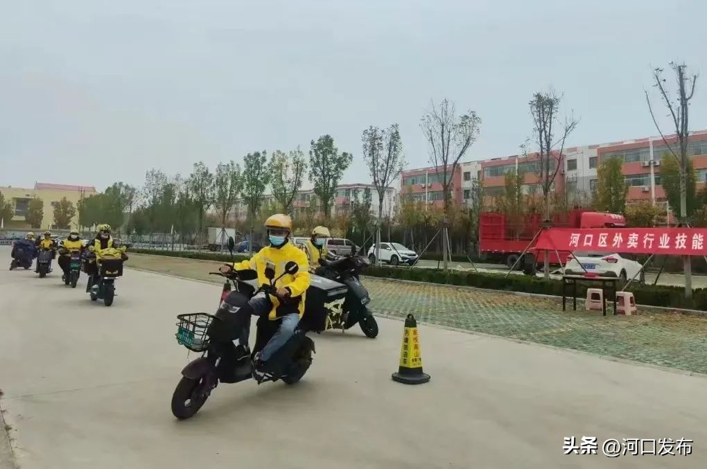 市总工会党建工作三抓,区总工会党建工作会议