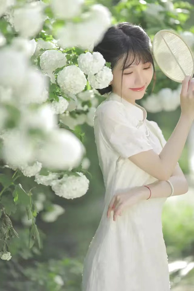 春盼草木发芽，夏盼植物生长