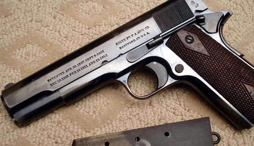 美军传家宝柯尔特M1911A1，服役超70年堪称久经沙场，弹无虚发