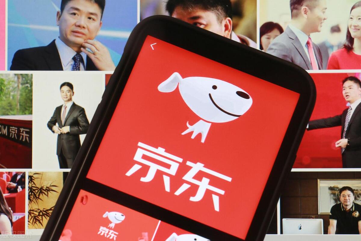 中国电商巨头的数字化转型策略：亚马逊、阿里巴巴、美团