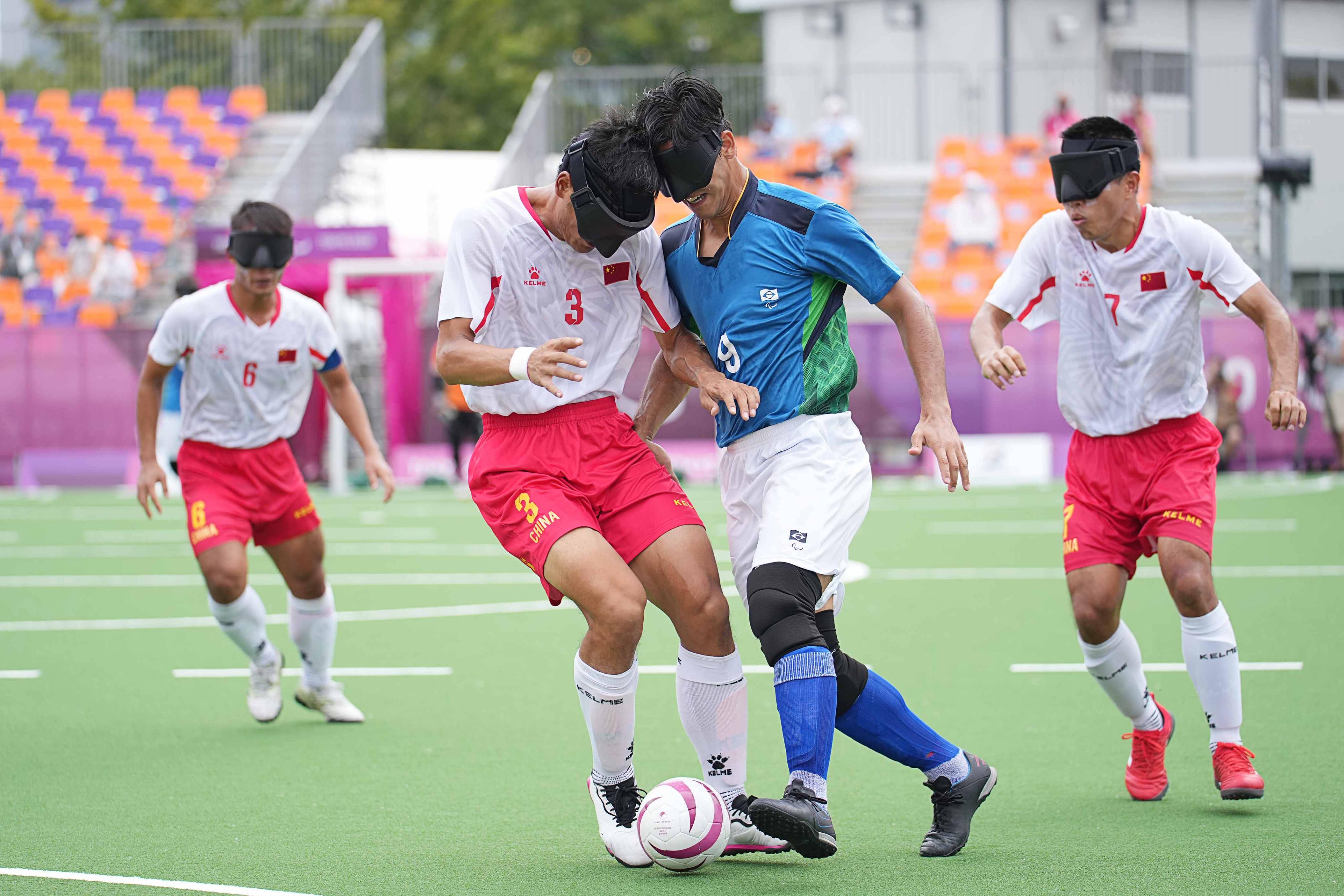 国外评价贵州村超足球,外网热议贵州村超