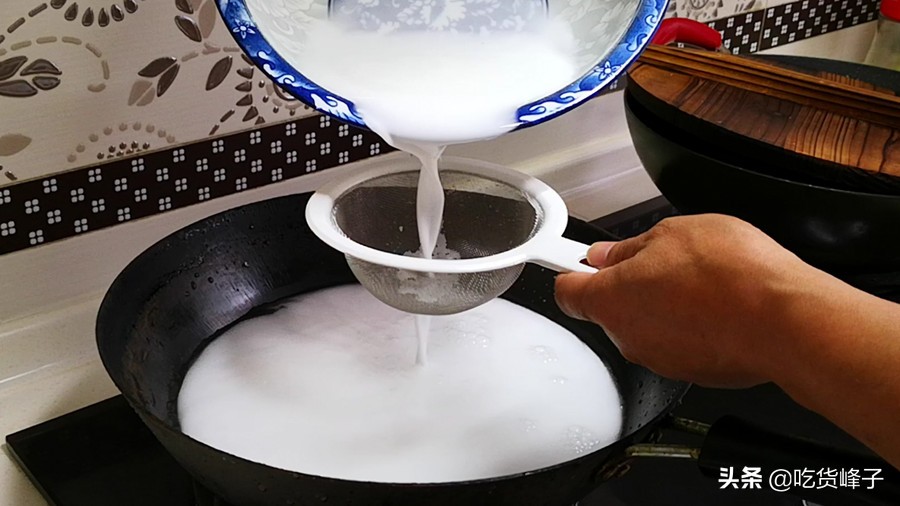 夏天吃的木瓜凉粉的做法,夏天街上卖的凉粉怎么做