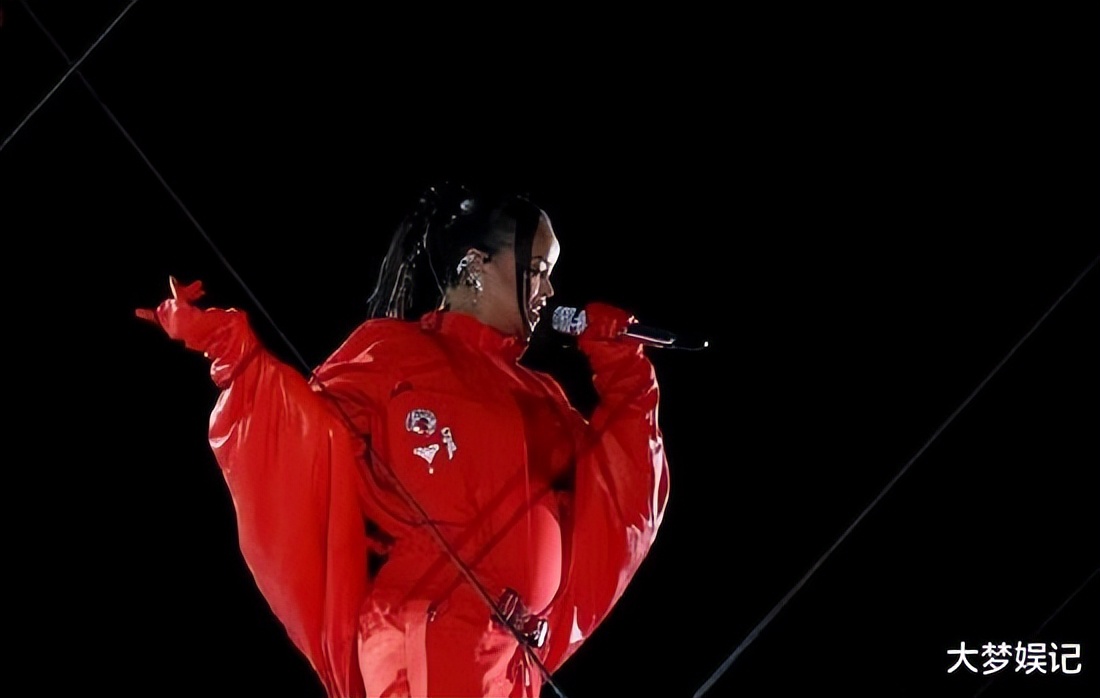 蕾哈娜超级碗中场秀众人反应,蕾哈娜超级碗中场秀二胎