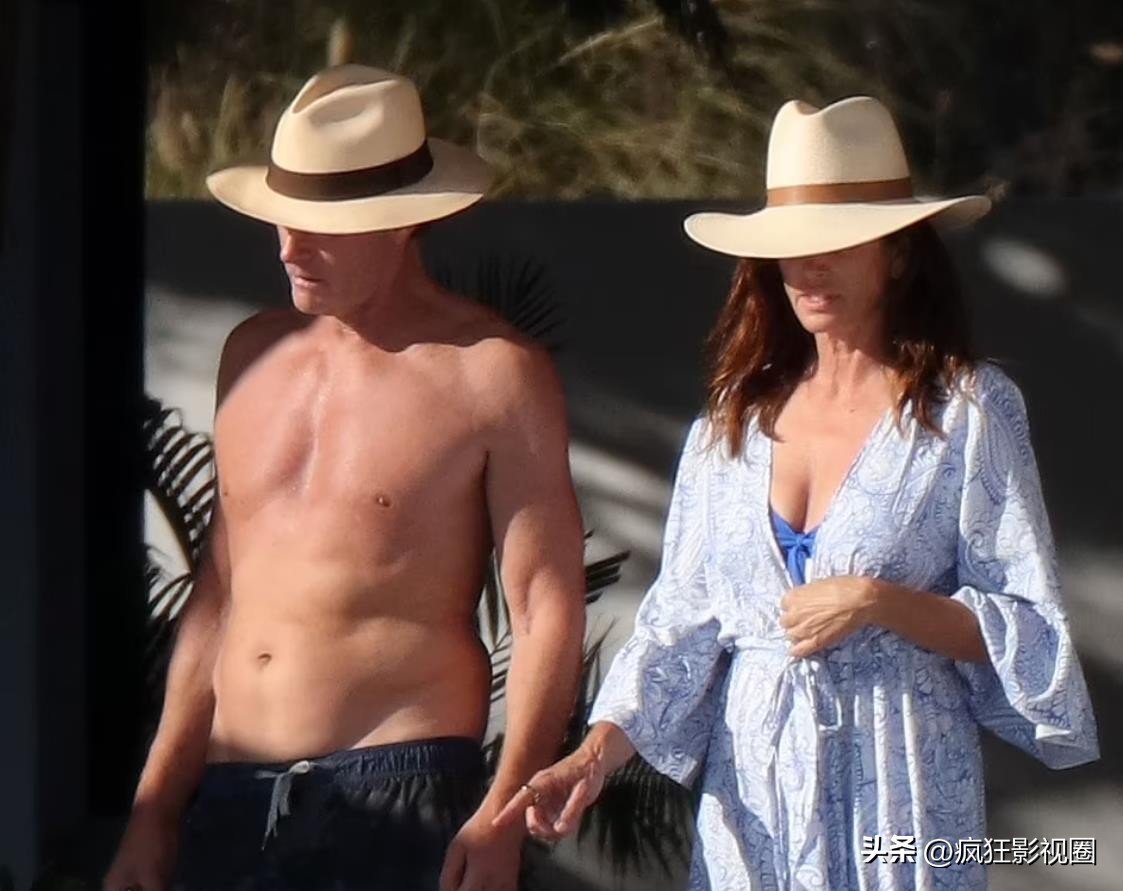 顶级超模辛迪克劳馥 (in the closet黑珍珠辛迪克劳馥现场)