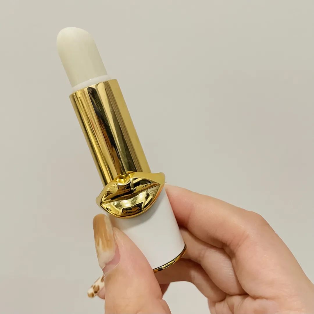 润唇膏为何越涂越干呢,涂了这么多年的润唇膏