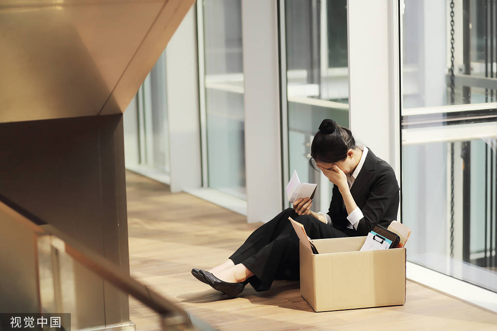 90后学校摆摊卖烤鱼,00后小伙摆摊8天赚2万