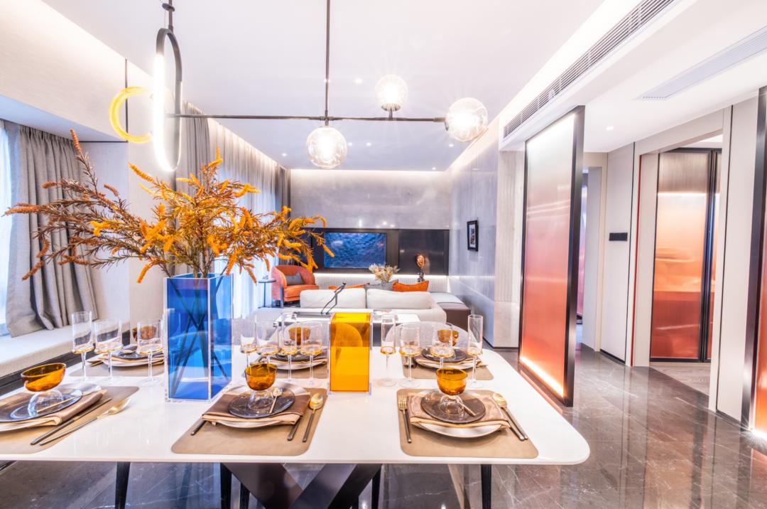 新世界·凯粤湾地铁5号线窖口站，带省级学位白鹅谭湾区生活代表作