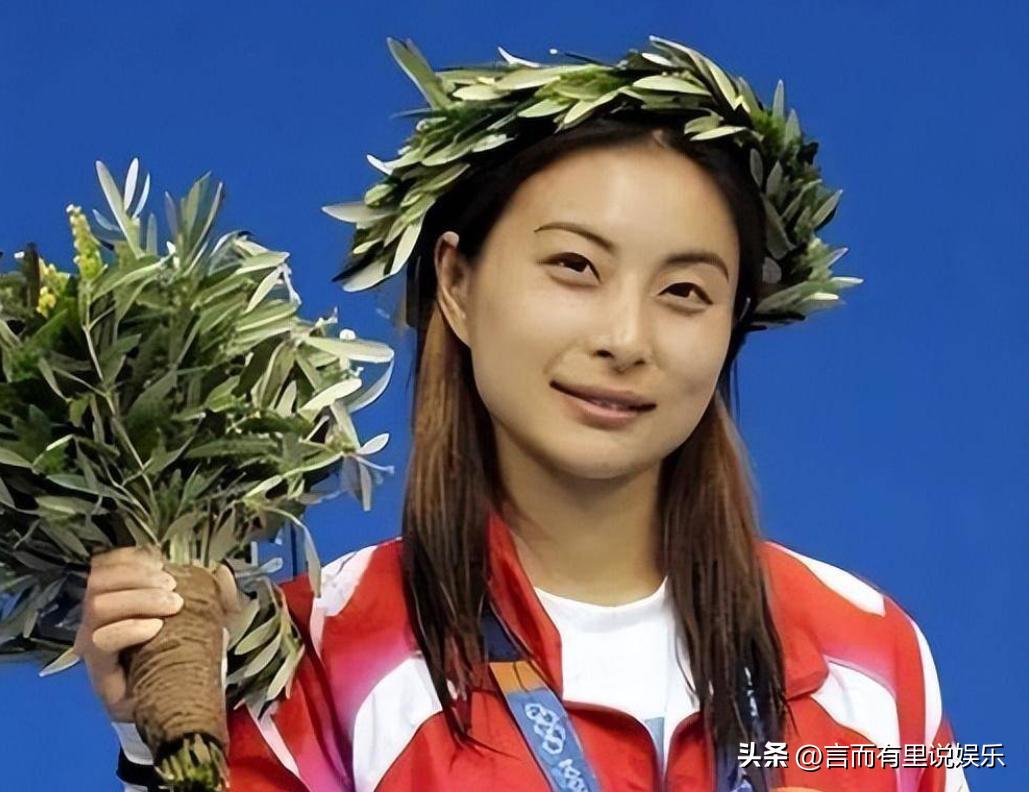 郭晶晶直播带货哄抬物价，几块钱儿童袜卖到399，这是镶金子了吗