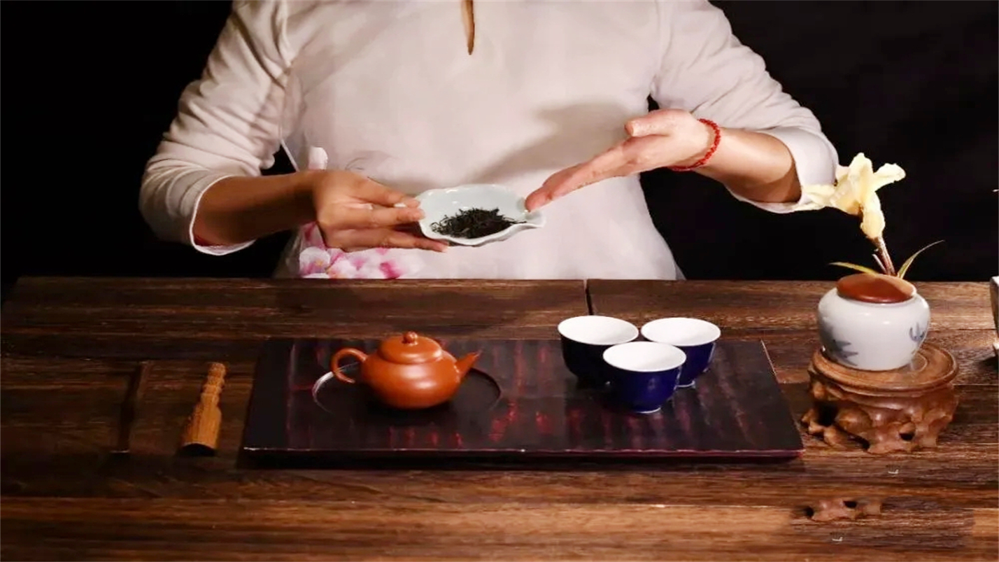 雅茶品禅味,茶烟养性灵