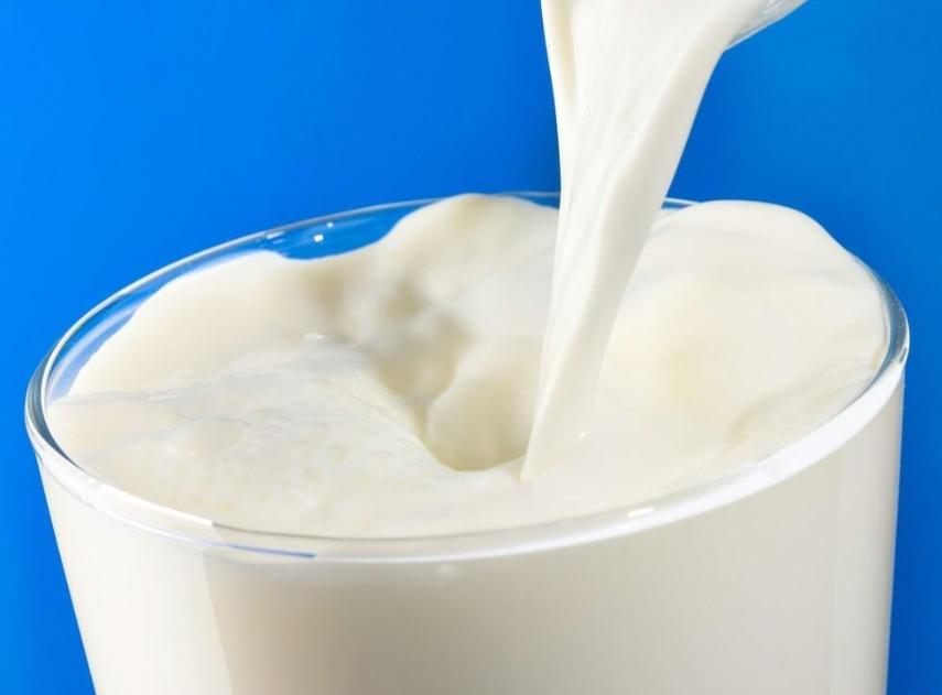 饿肚子睡觉和吃宵夜哪个危害大,睡前吃夜宵和饿肚子睡觉哪个健康