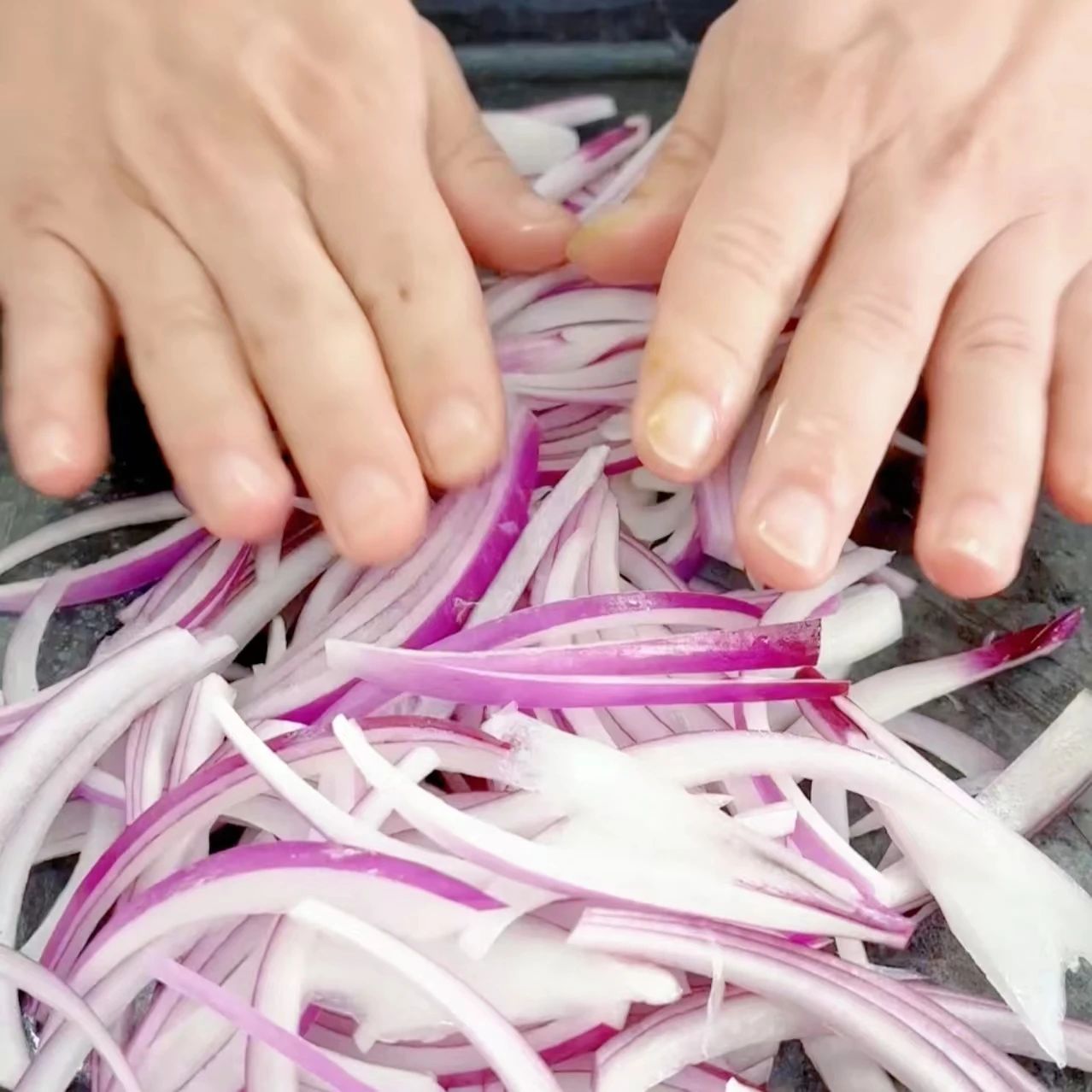 重庆烤鱼怎么做好吃视频教程,家庭烤鱼的做法和配料视频