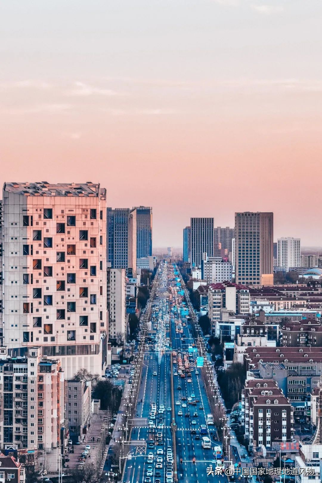 海鲜、瓷器与钢铁！最被低估的“河北第一城”，到底有多猛？