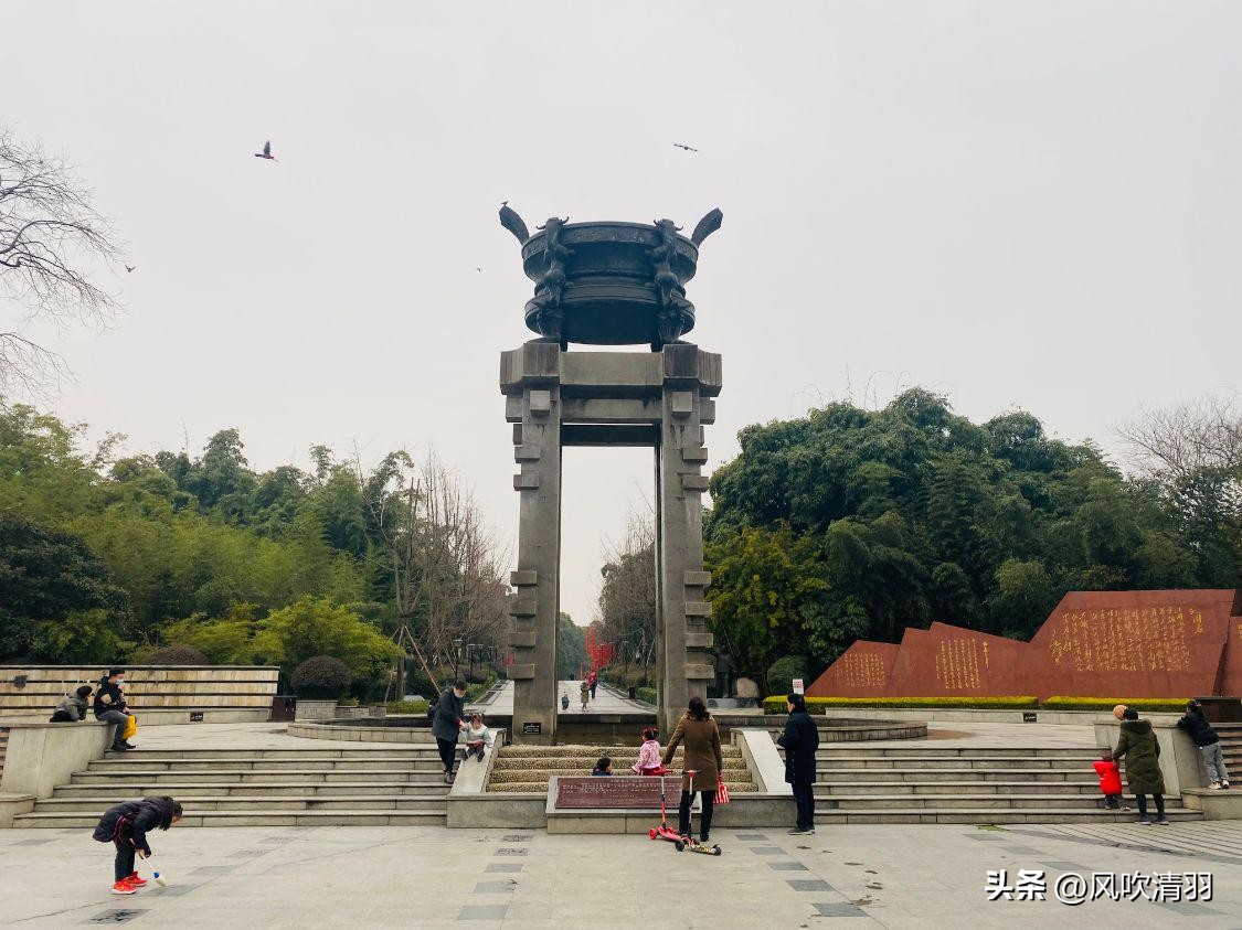 平常总“针锋相对”的成都、重庆，为什么关键时刻绝不拖泥带水？