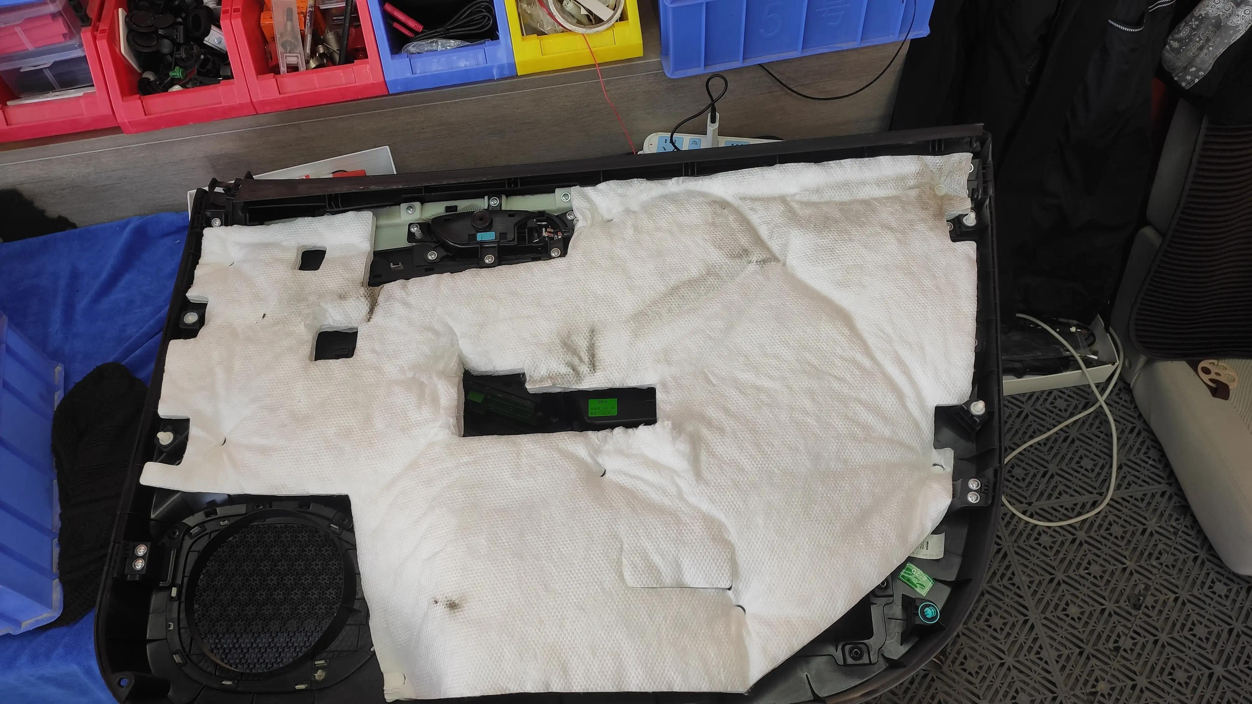 奇瑞艾瑞泽后门安装喇叭教程,艾瑞泽加装前门喇叭步骤