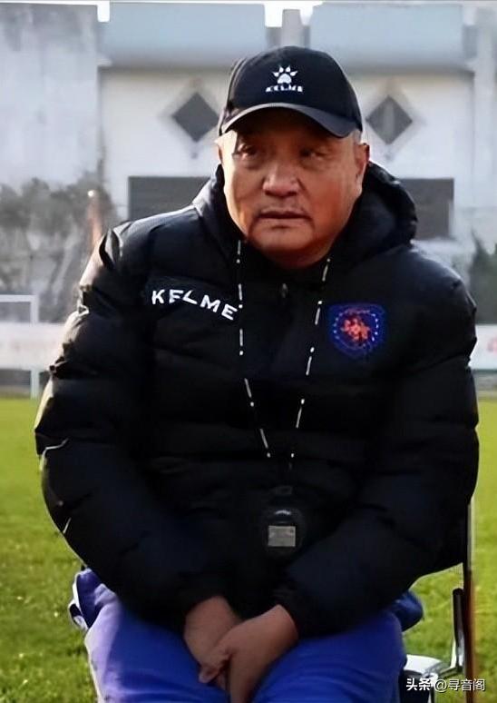 高薪请来64岁的崔康熙，为什么不给67岁的殷铁生一个机会