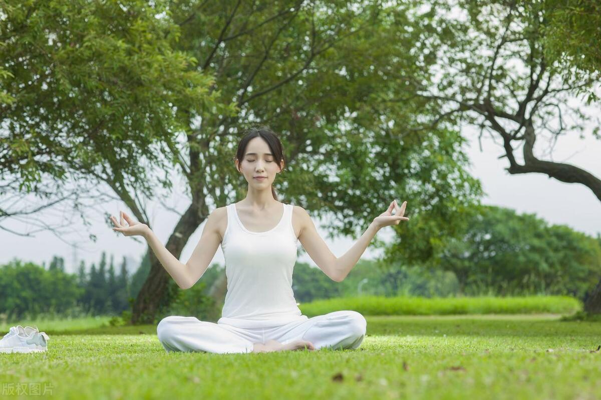 头发脱发有哪些偏方可以治,老是脱发怎么治疗最有效