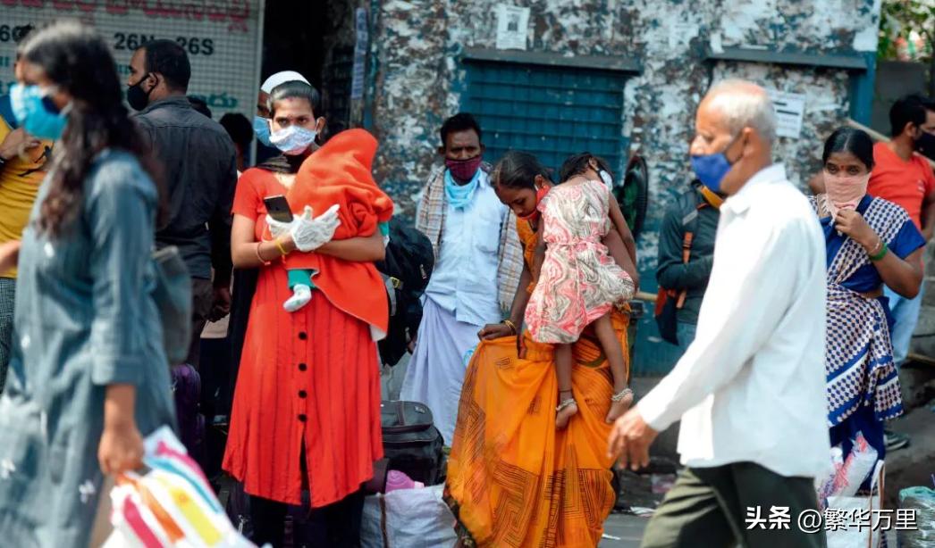 印度近40年的工资增长情况,印度14亿人靠什么生活