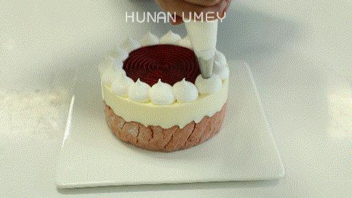 夏洛特公主蛋糕,草莓夏洛特慕斯蛋糕