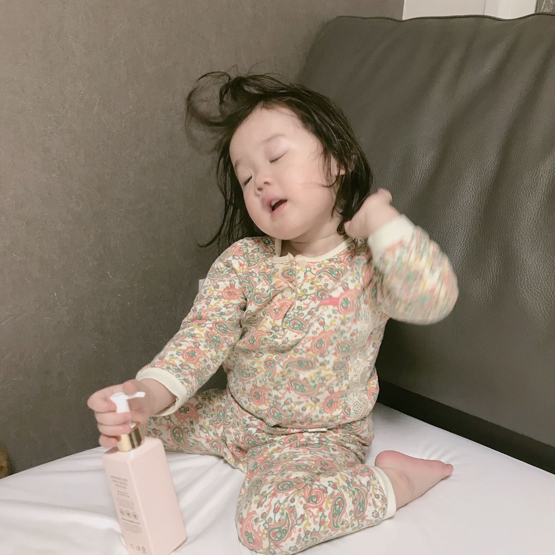 最近超火的可爱小女孩表情包,小女孩可爱萌表情包