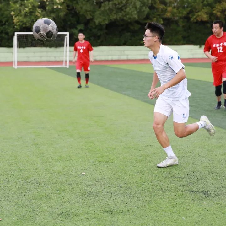 校园足球友谊赛高中,两市学校校级足球友谊赛