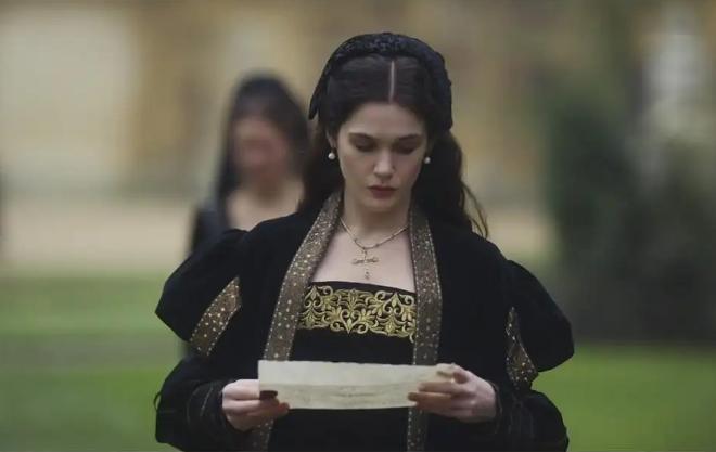 巴黎世家的袜子什么意思,巴黎世家腿袜效果