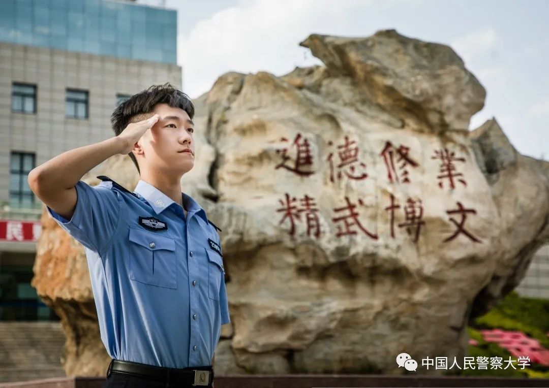 愿你们进入考场有所向披靡的自信,愿你们未来充满勇气和成功