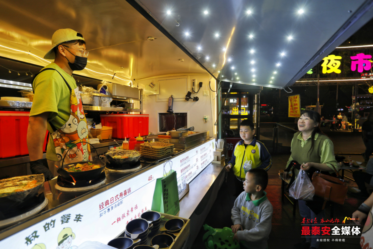 流动摆地摊餐车,摆地摊创业餐车