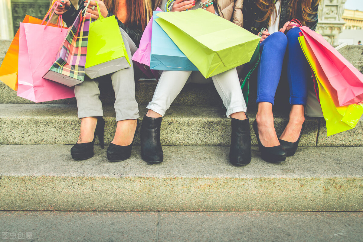 李佳琦直播间产品比官方贵？