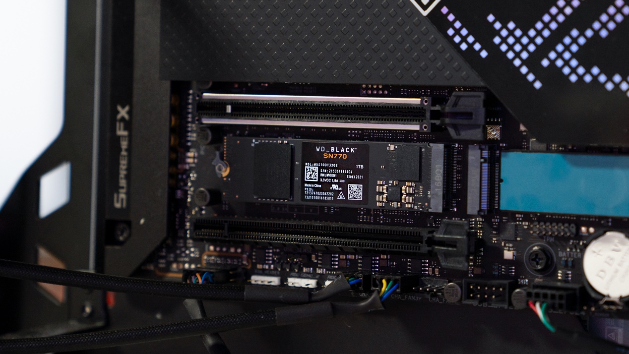 如何用500预算组装一台rog全家桶,6000装一台rog全家桶