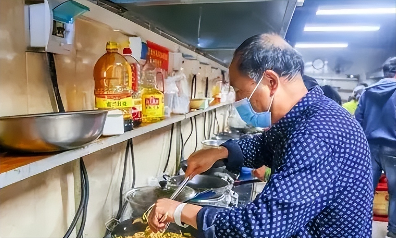 抗癌厨房创始人呼吁网友暂缓捐助,抗癌厨房捐款的网红