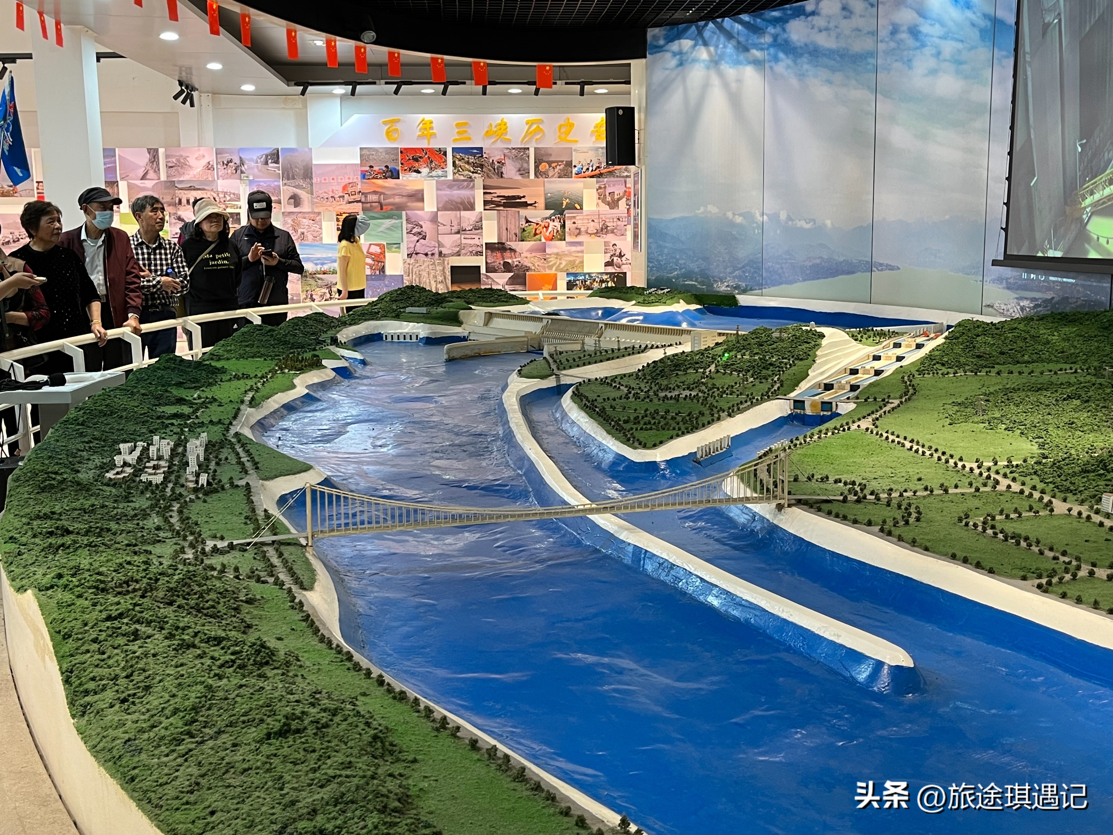 伟大的三峡大坝工程,三峡大坝百万大移民壮观场景