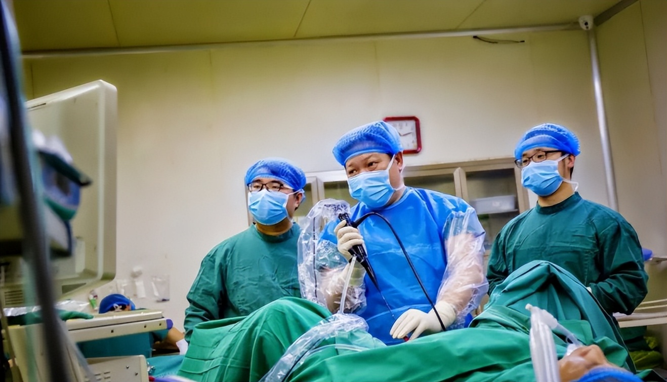 有一种疼叫你不懂结石的疼,肾结石痛得大喊