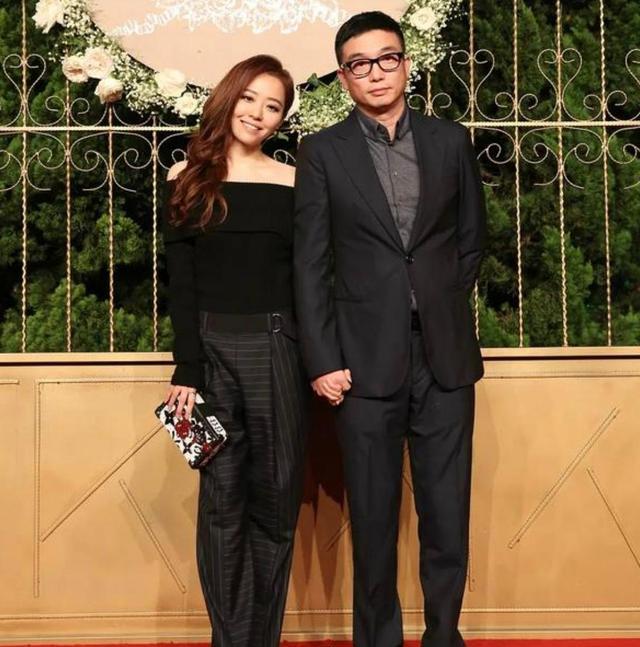 黄晓明Angelababy离婚，回顾两人世纪婚礼嘉宾现状，有7对离婚