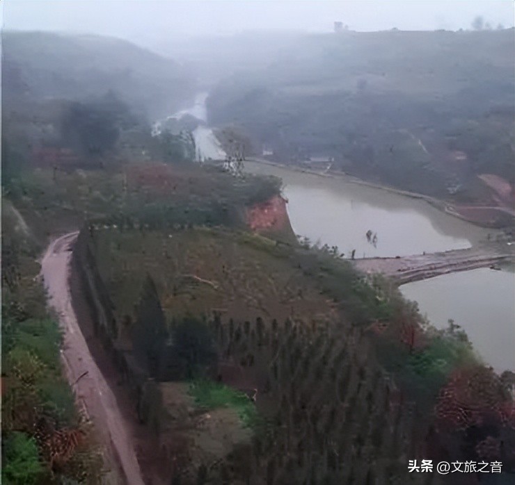 美女必跑贵妃梁，硬汉得吃擀面皮，小编带你去看最“野”的河山