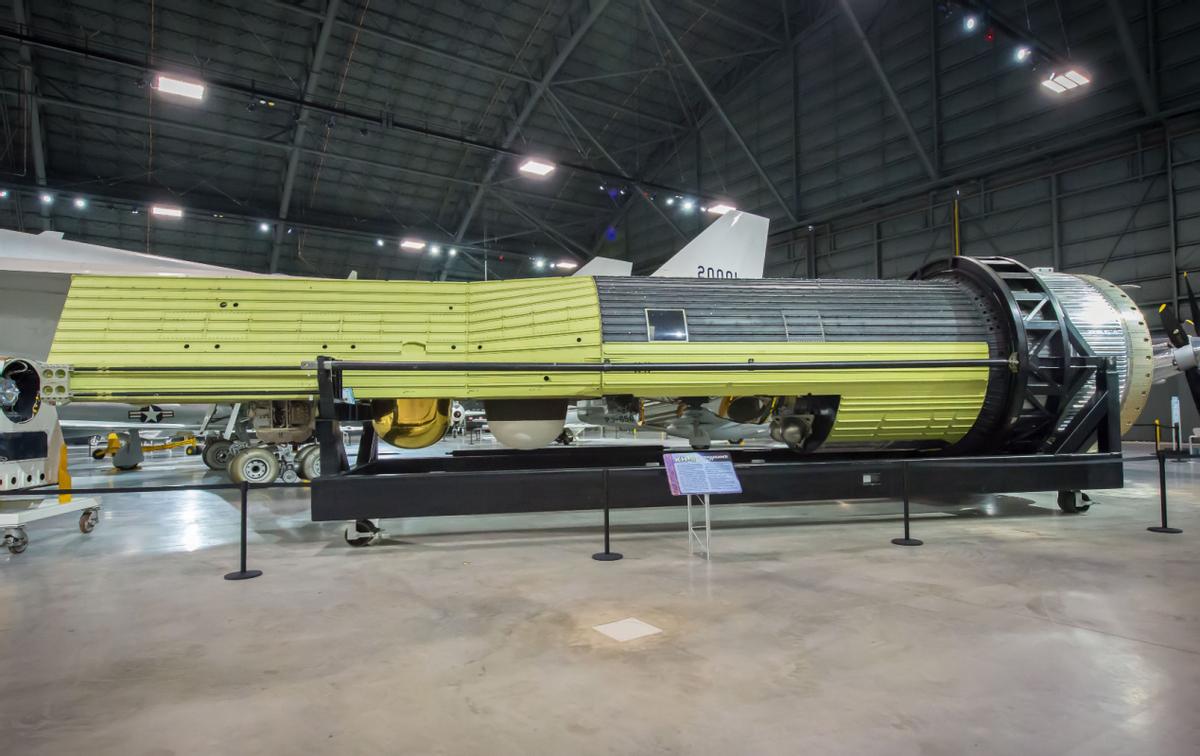 星链可以看到隐身轰炸机吗,星链太空视角