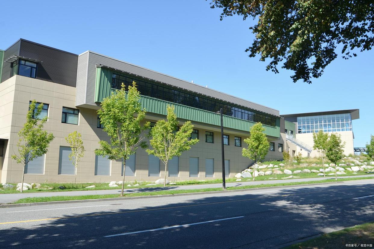 威海常春藤国际学校门口风景,威海常春藤国际学校收费标准