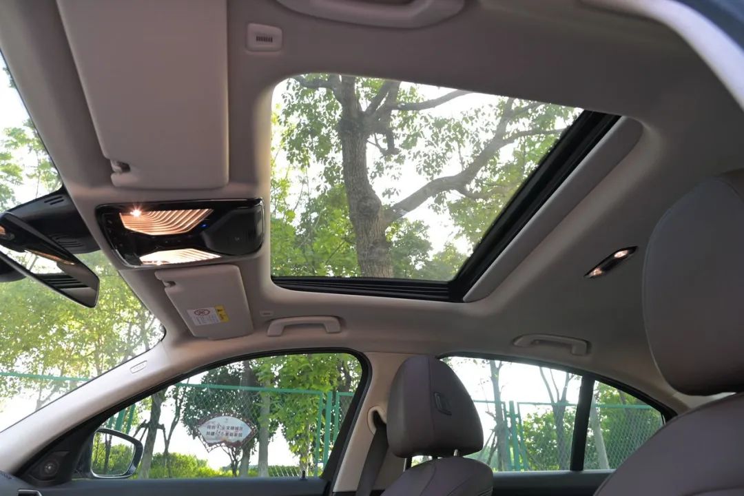 宝马330i曜夜长轴与短轴,多少钱能买宝马330i