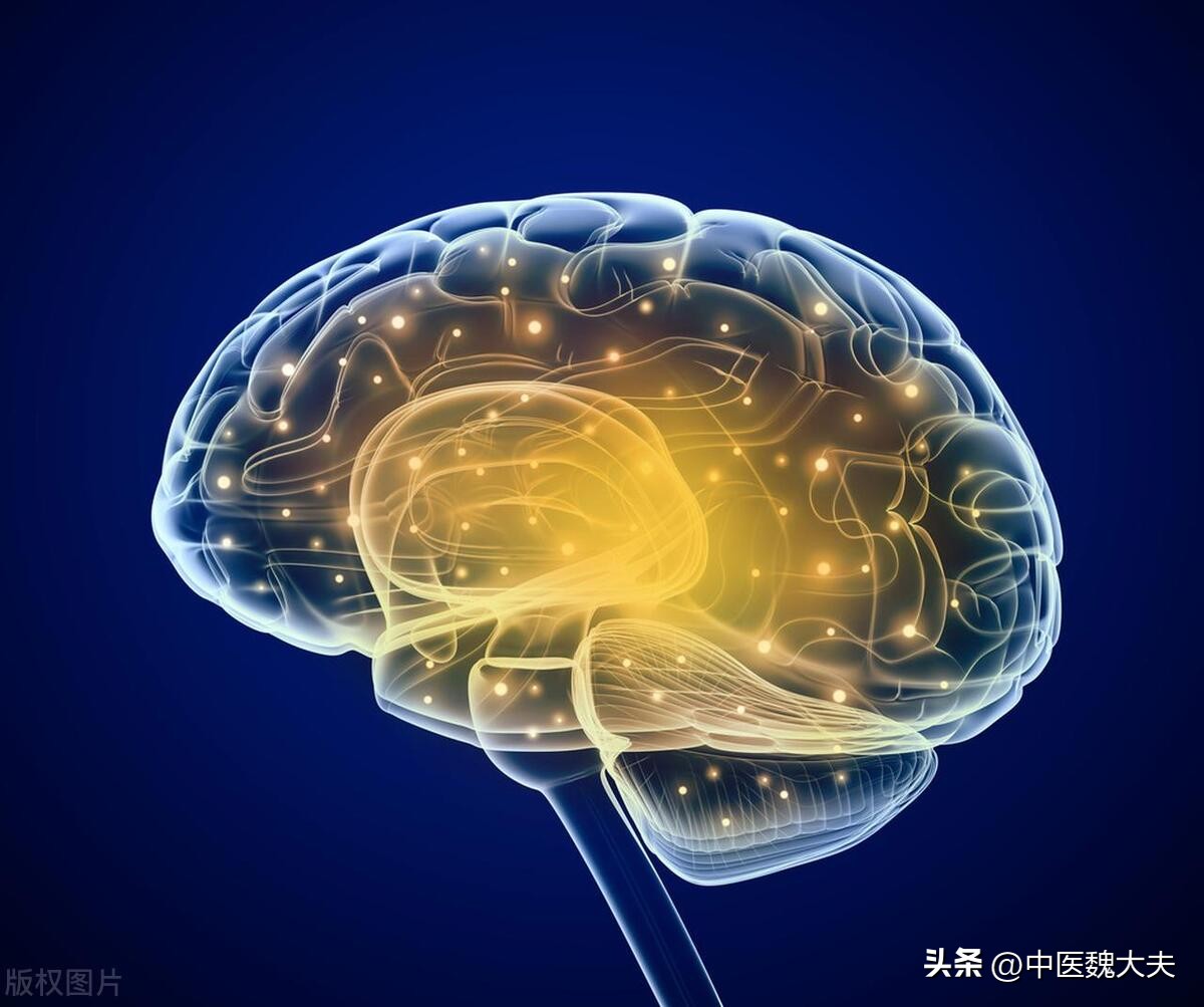 习惯在睡前玩下手机，用不了多久，就会摊上这4个“毛病”