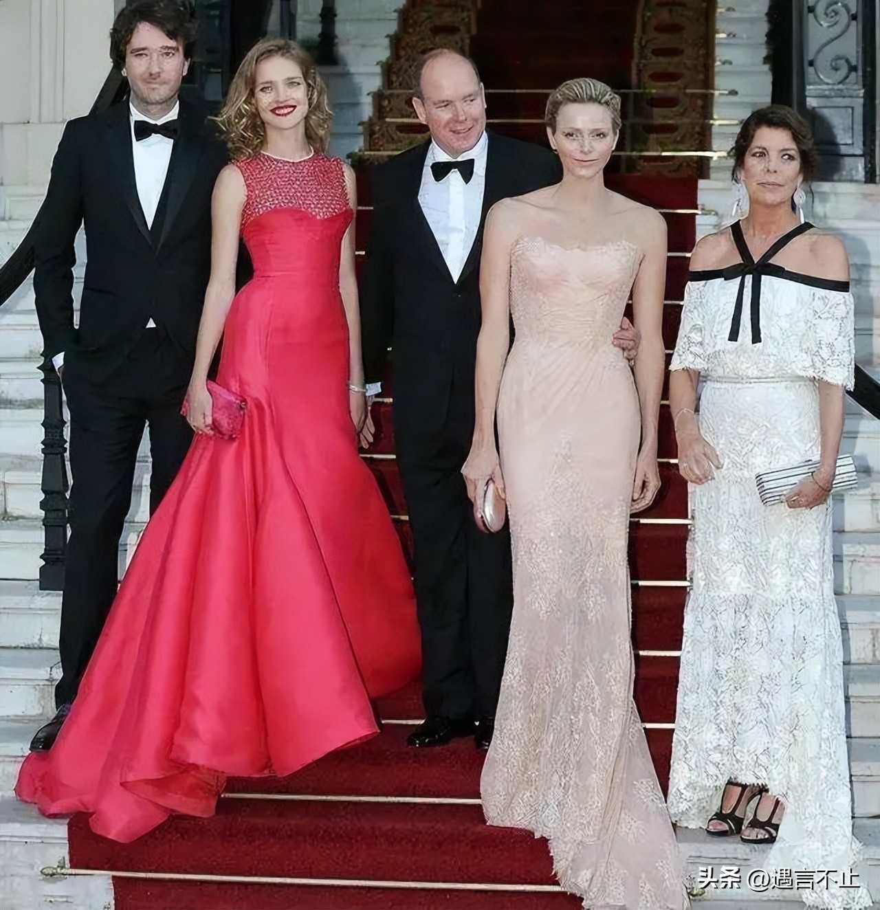 除了美貌，传奇为什么总发生在她身上？