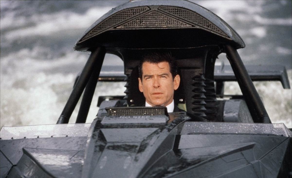 007之黑日危机原版,007电影的背景音乐